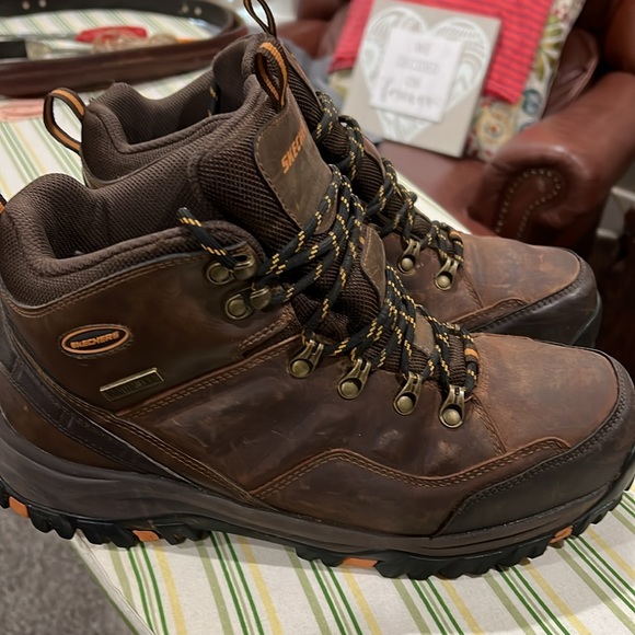 Skechers  Boot - Picture 3 of 8